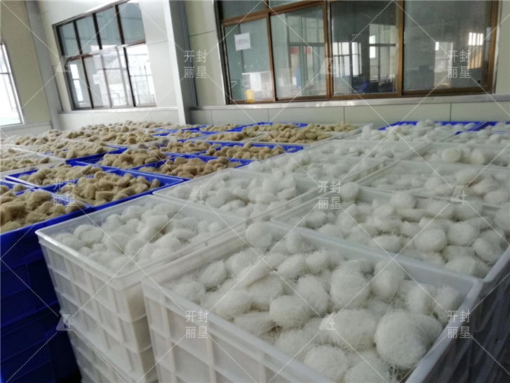 速食粉絲機(jī)設(shè)備加工粉絲和手工制作有什么不同？